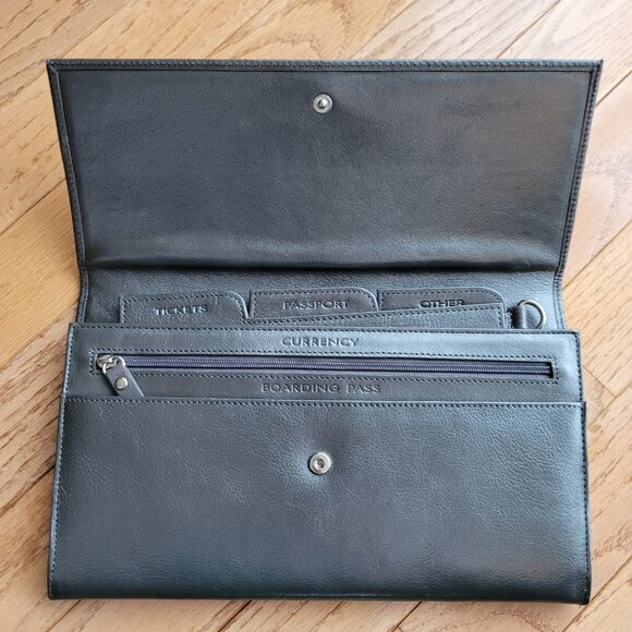 Danier Black Leather Clutch - Picture 3 of 14